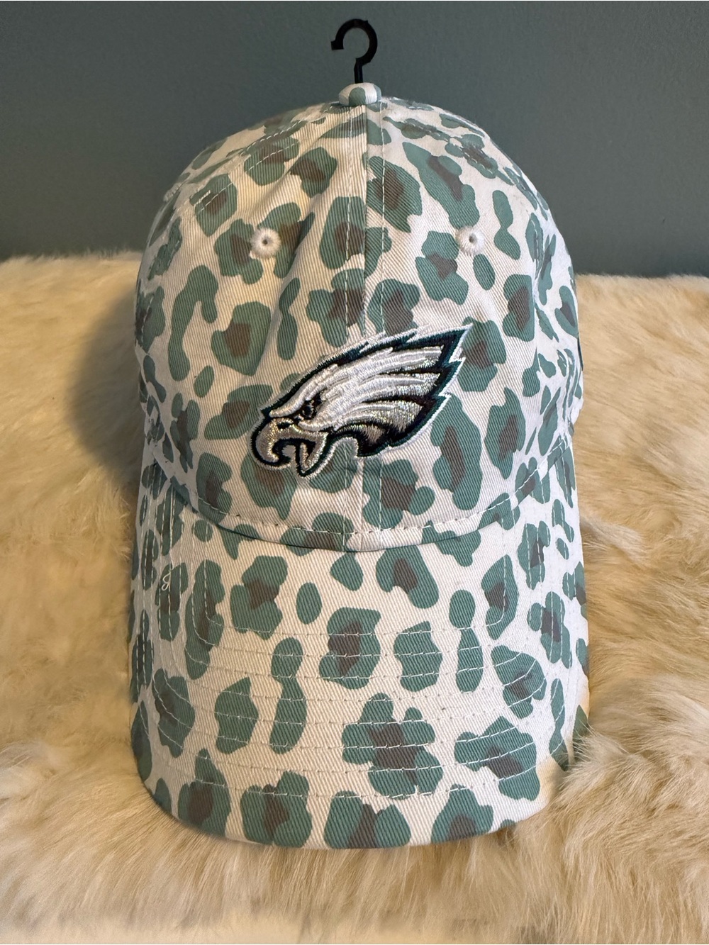 New Era Women’s Philadelphia Eagles Active Leopard 9TWENTY NFL Football Hat